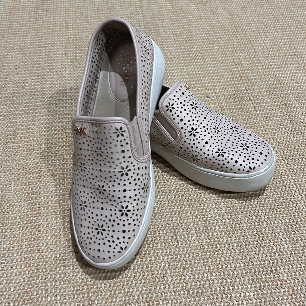 Michael Kors size 7.5 pale pink platform slip on sneakers with leather details